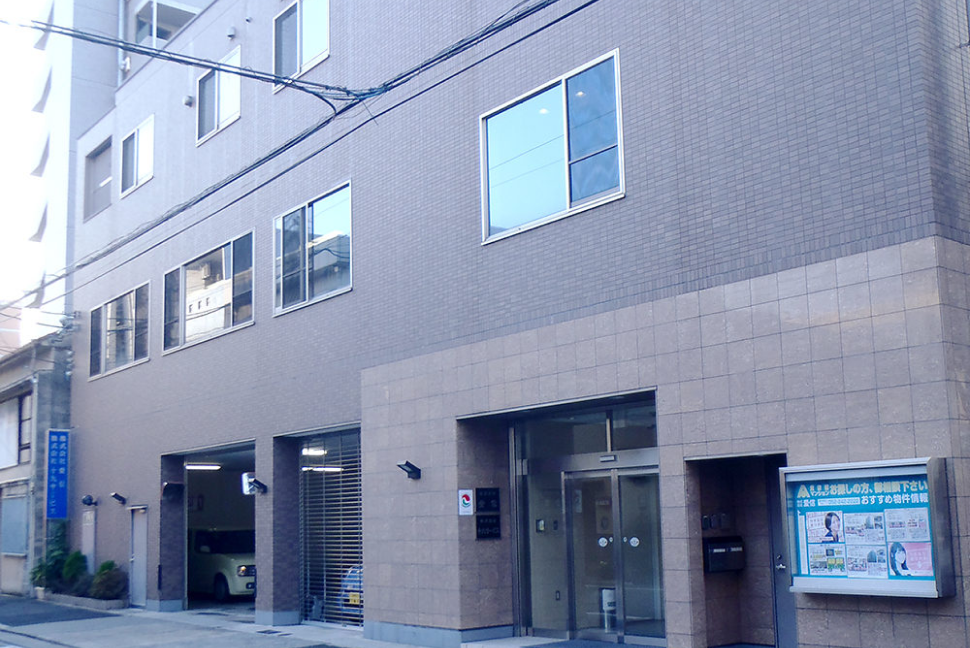 会社の外観写真